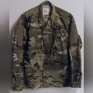 US Army Camo OCP Combat Uniform  Multicam Blouse Coat Size Medium Regular